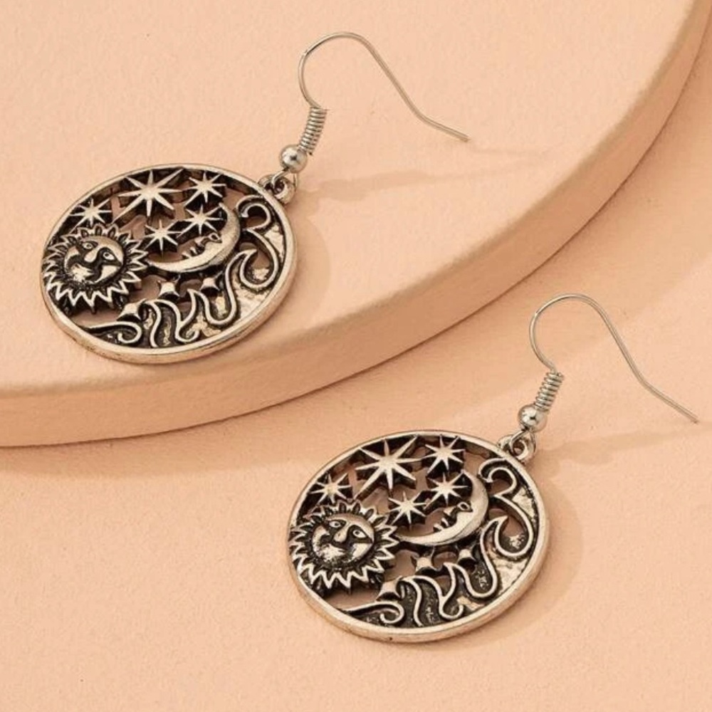 🎉HP🎉 🦋 3/$24 Sun and moon earrings / NWOT - Picture 4 of 4